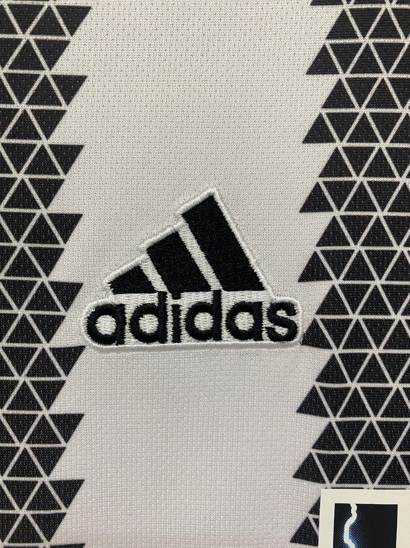 Camisa I Juventus | 22/23 Torcedor Adidas - Branca e Preta