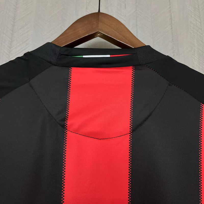 Camisa I Milan Retrô | 10/11 Torcedor Adidas - Vermelha e Preta - Manga Longa