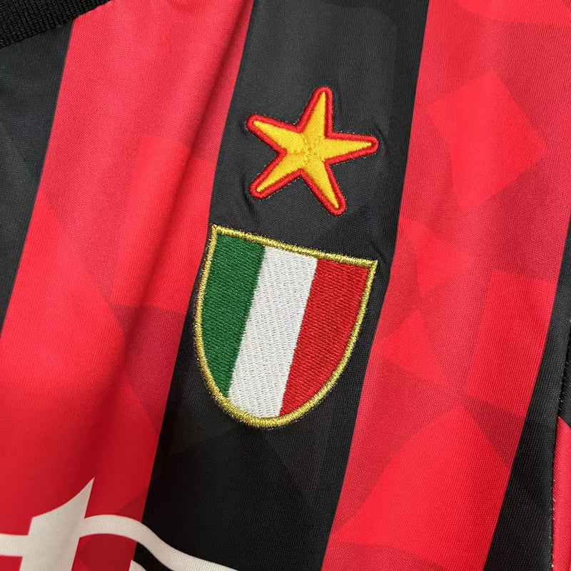 Camisa I Milan Retrô | 93/94 Torcedor Lotto - Vermelha e Preta - Manga Longa