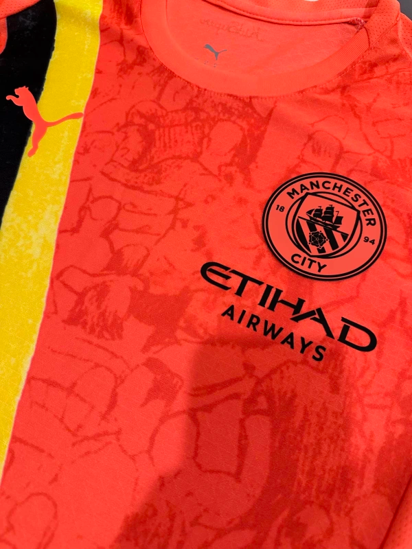 Camisa Goleiro Manchester City | 2025 Modelo Jogador Puma - Laranja Amarela e Preta
