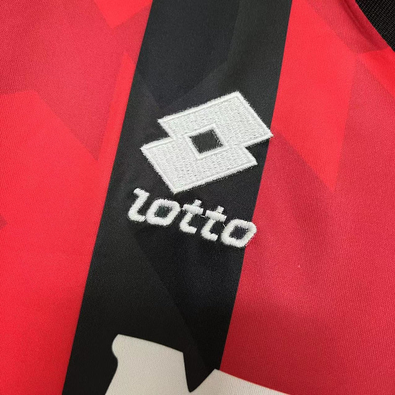 Camisa I Milan Retrô | 93/94 Torcedor Lotto - Vermelha e Preta - Manga Longa