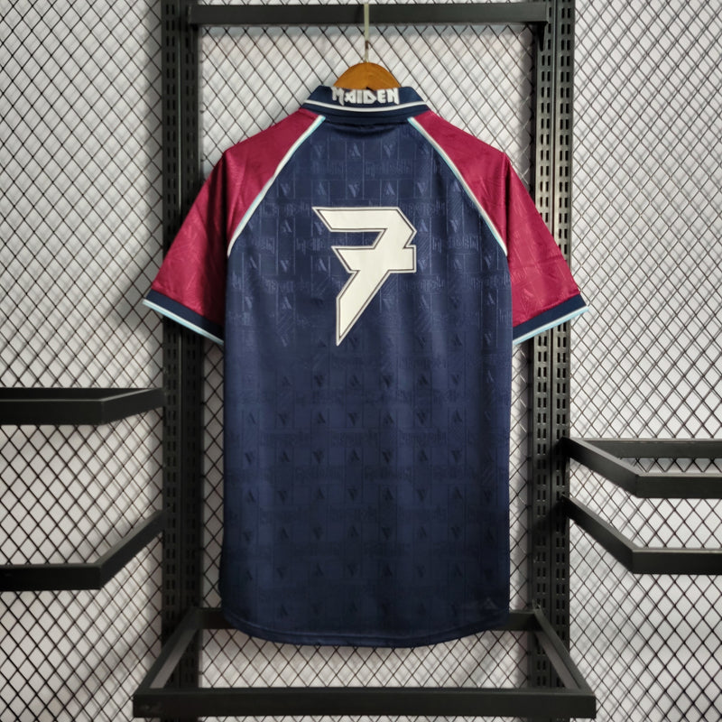 Camisa Iron Maiden x West Ham Retrô | 1999 Vandanel - Azul e Vermelha