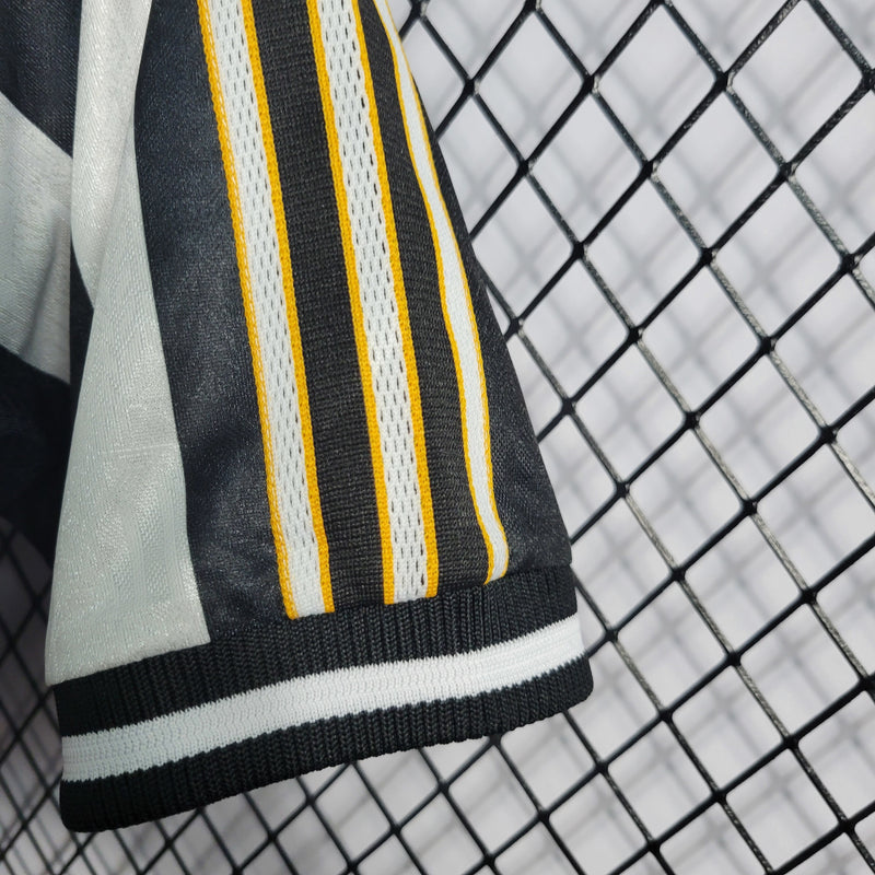 Camisa I Newcastle Retrô | 95/97 Adidas - Preta e Branca