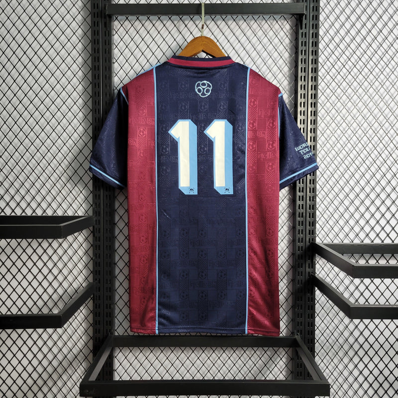 Camisa Iron Maiden x West Ham Retrô | 2011 - Azul e Vermelha