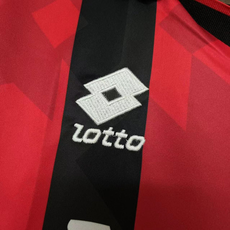 Camisa I Milan Retrô | 93/94 Torcedor Lotto - Vermelha e Preta