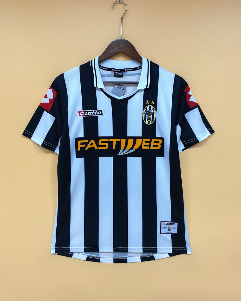 Camisa I Juventus Retrô | 01/02 Torcedor Lotto - Branca e Preta