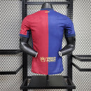 Camisa I Barcelona | 24/25 Modelo Jogador Nike - Vermelha e Azul (Coldplay)