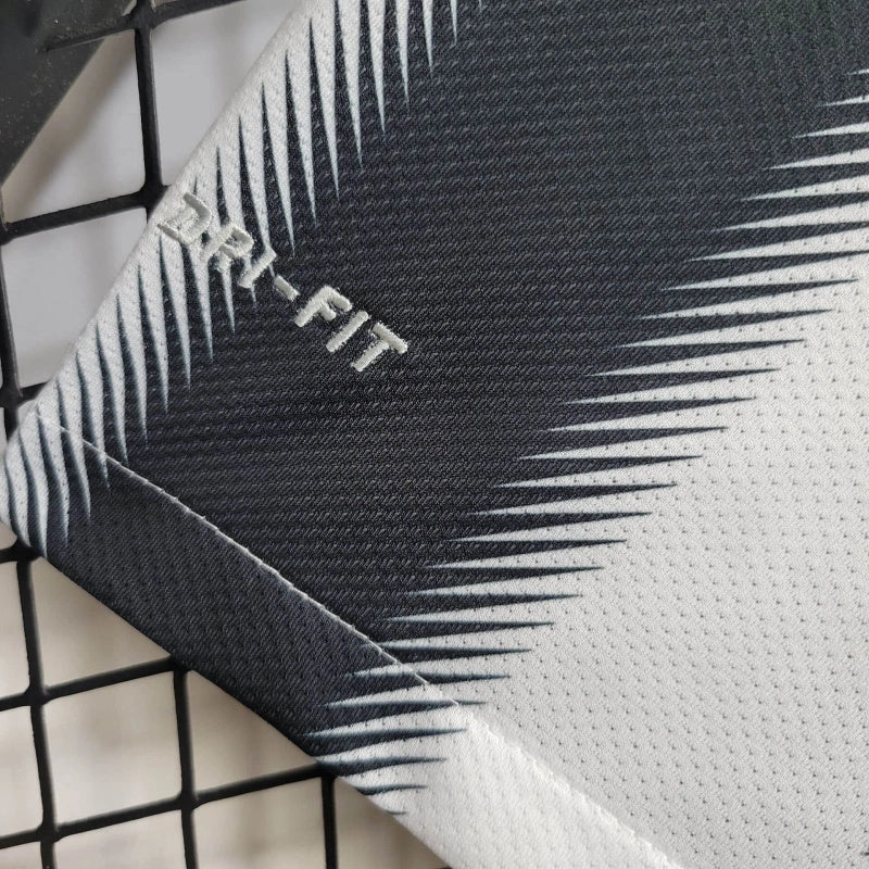 Camisa I Juventus Retrô | 11/12 Nike - Branca e Preta