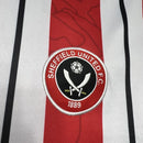 Camisa I Sheffield United | 24/25 Torcedor Errea - Vermelha e Branca