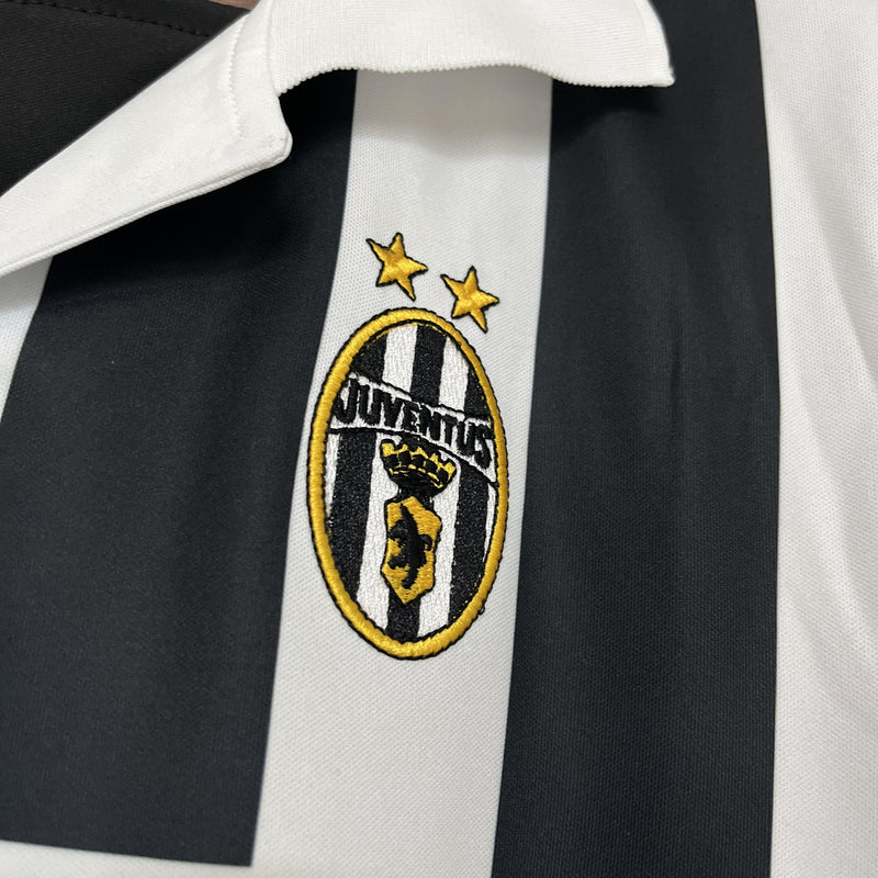 Camisa I Juventus Retrô | 99/00 Torcedor Kappa - Branca e Preta
