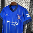 Camisa I Ipswich Town | 24/25 Torcedor Umbro - Azul