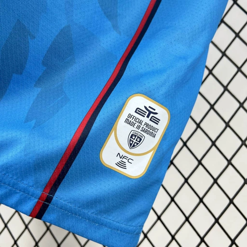 Camisa III Cagliari | 25/26 Torcedor EYE - Azul e Vermelha
