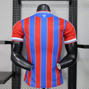 Camisa I Crystal Palace| 25/26 Modelo Jogador Macron - Azul e Vermelha