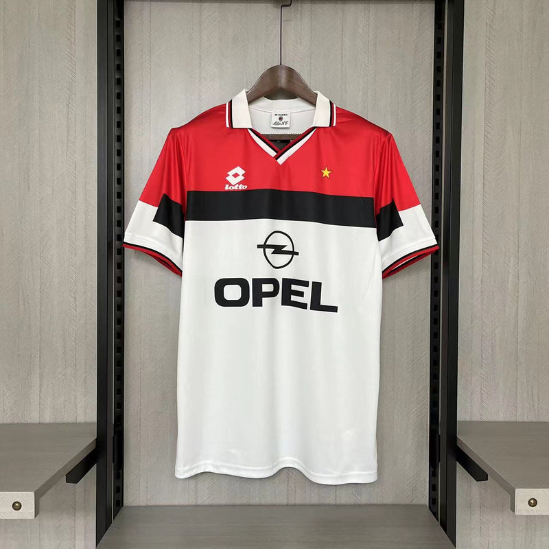 Camisa II Milan Retrô | 94/95 Torcedor Lotto - Branca e Vermelha