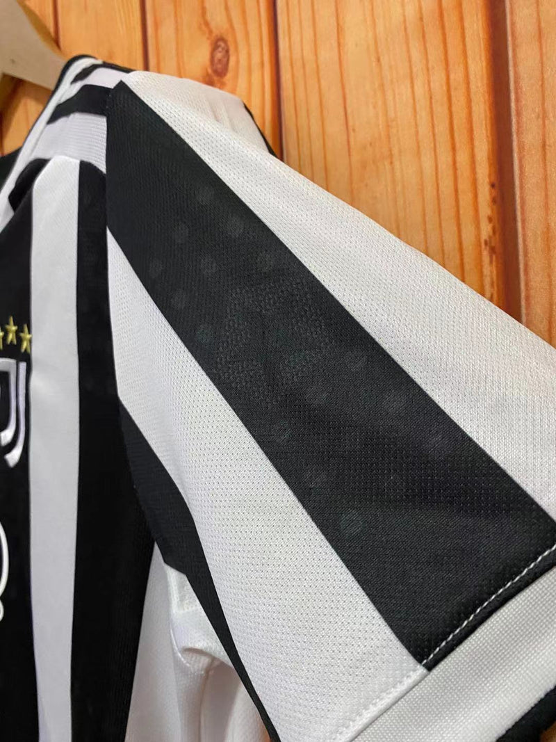 Camisa I Juventus | 21/22 Torcedor Adidas - Branca e Preta