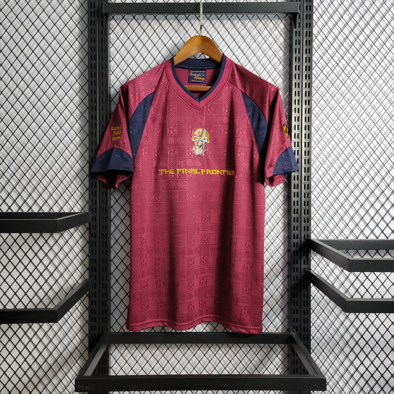 Camisa Iron Maiden x West Ham Retrô | 2010 - Vermelha e Azul