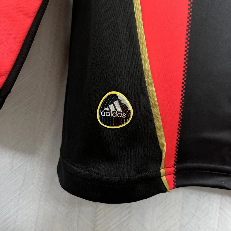 Camisa I Milan Retrô | 10/11 Torcedor Adidas - Vermelha e Preta - Manga Longa