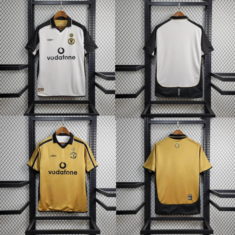 Camisa III Manchester United Retrô | 01/02 Umbro - Branca Dourada (Dupla Face)
