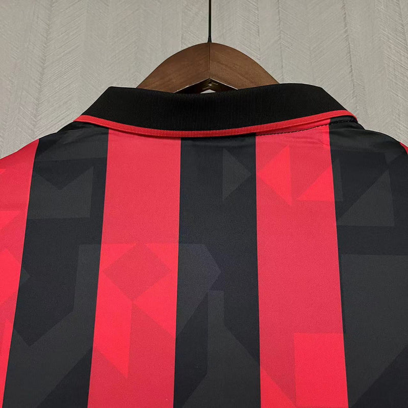Camisa I Milan Retrô | 93/94 Torcedor Lotto - Vermelha e Preta - Manga Longa