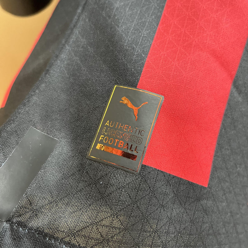 Camisa I Milan | 22/23 Modelo Jogador Puma - Preta e Vermelha