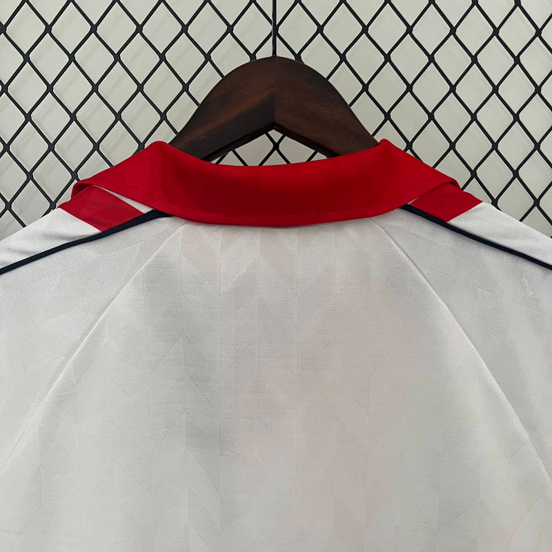 Camisa II Dinamarca Retrô | 1988 Hummel - Branca e Vermelha