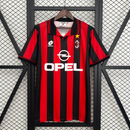 Camisa I Milan Retrô | 97/98 Lotto - Vermelha e Preta