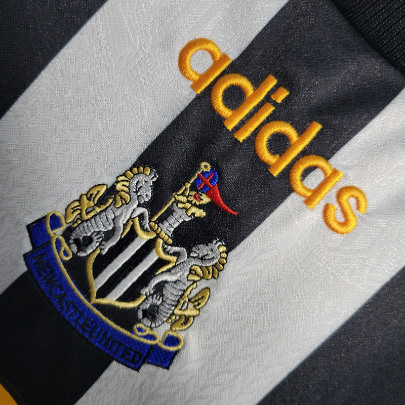 Camisa I Newcastle Retrô | 95/97 Adidas - Preta e Branca
