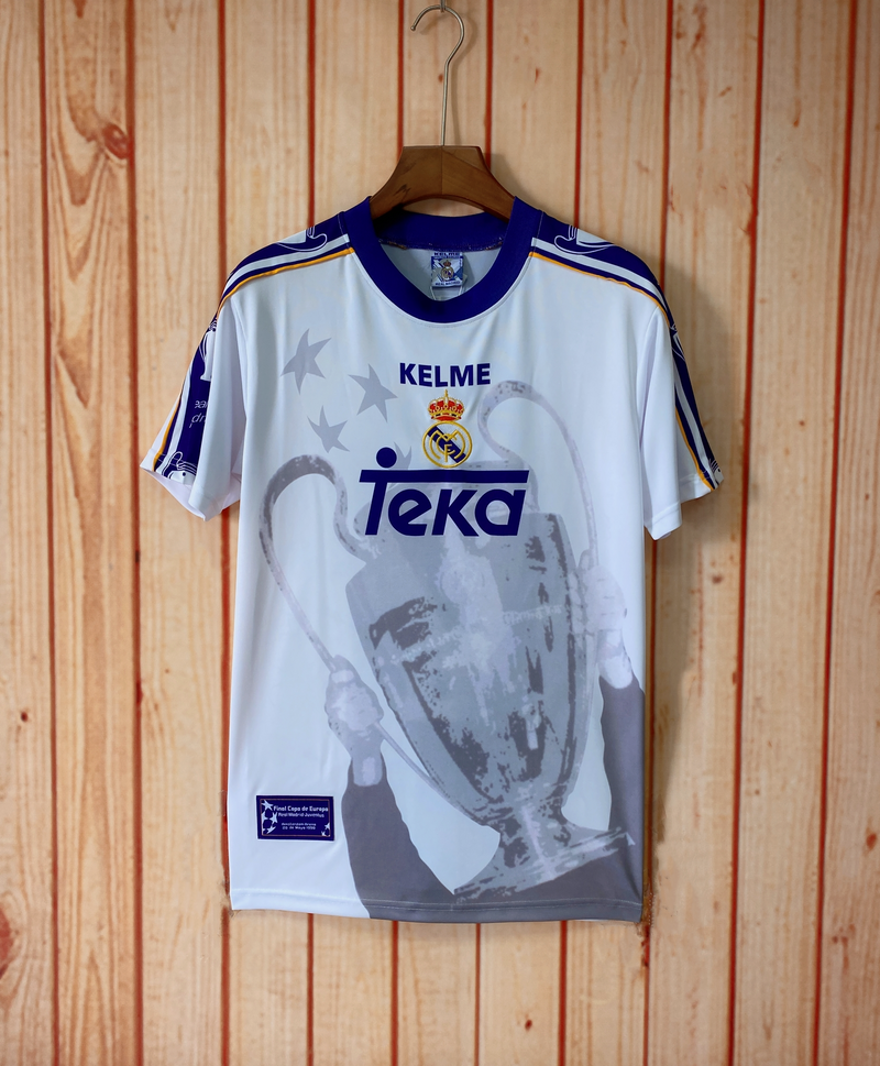 Camisa Champions League Real Madrid Retrô | 97/98 Torcedor Kelme - Branca e Roxa