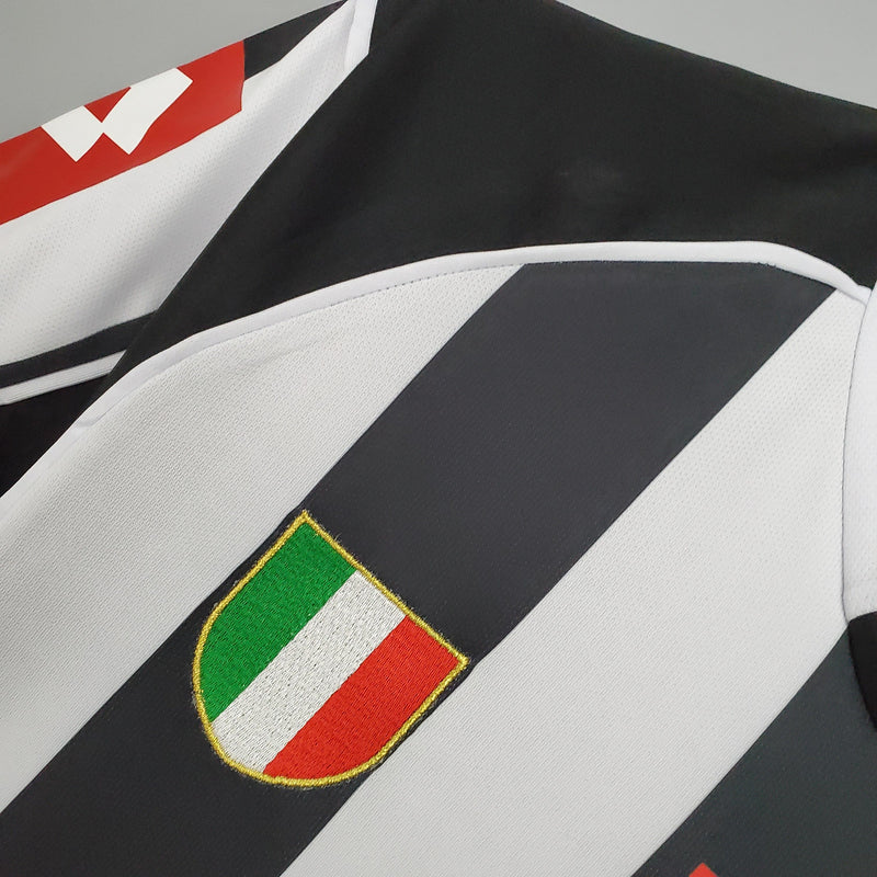 Camisa I Juventus Retrô | 02/03 Torcedor Lotto - Branca e Preta