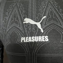 Camisa Milan x Pleasures | 24/25 Modelo Jogador Puma - Preta