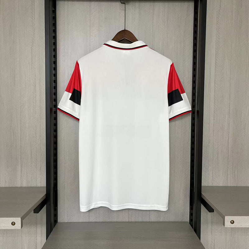 Camisa II Milan Retrô | 94/95 Torcedor Lotto - Branca e Vermelha