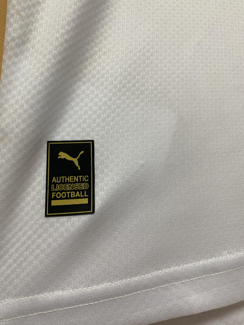 Camisa Nemen Fourth x Milan | 21/22 Torcedor Puma - Vermelha Preta e Branca