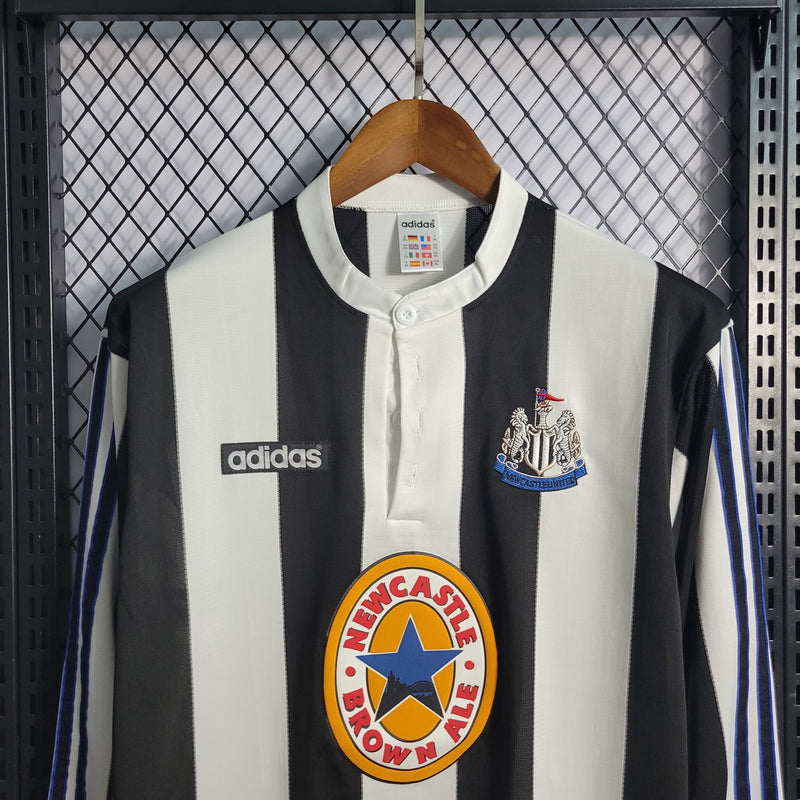 Camisa I Newcastle Retrô | 95/97 Adidas - Preta e Branca - Manga Longa