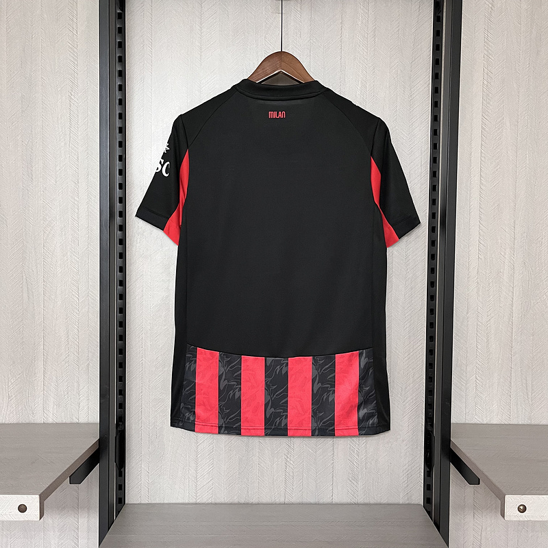 Camisa I Milan | 25/26 Torcedor Puma - Vermelha e Preta