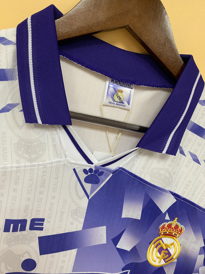 Camisa III Real Madrid Retrô | 96/97 Torcedor Kelme - Branca e Roxa