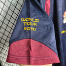 Camisa Iron Maiden x West Ham Retrô | 2010 - Azul e Vermelha