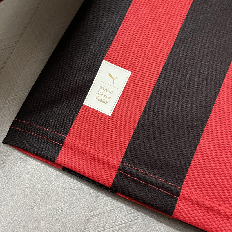 Camisa Edição Especial 125 anos Milan | 25/26 Torcedor Puma - Vermelha e Preta - Manga Longa