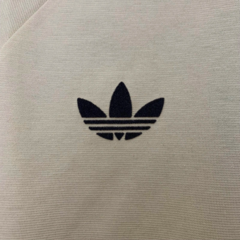 Camisa de Viagem Juventus | 25/26 Casual Adidas Originals - Branca e Verde