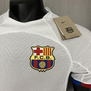 Camisa II Barcelona | 23/24 Modelo Jogador Nike - Branca