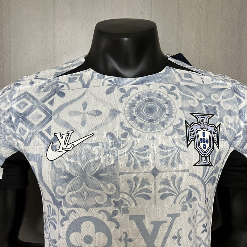 Camisa LV Joint Edition Portugal | 24/25 Modelo Jogador Nike - Branca e Azul