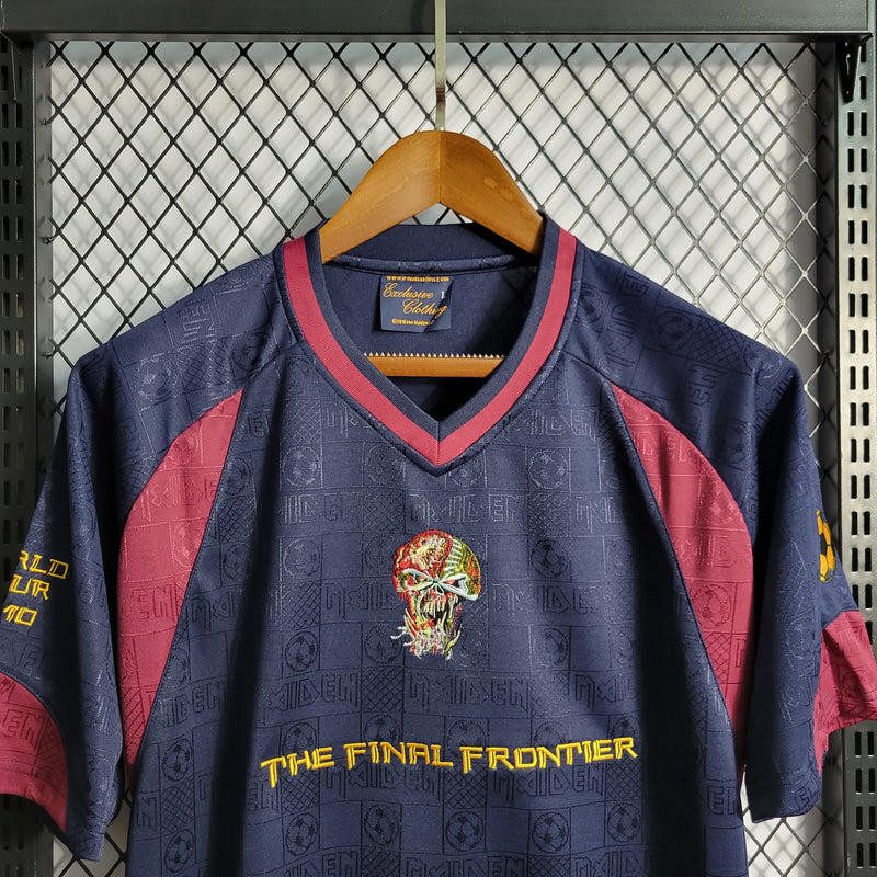 Camisa Iron Maiden x West Ham Retrô | 2010 - Azul e Vermelha