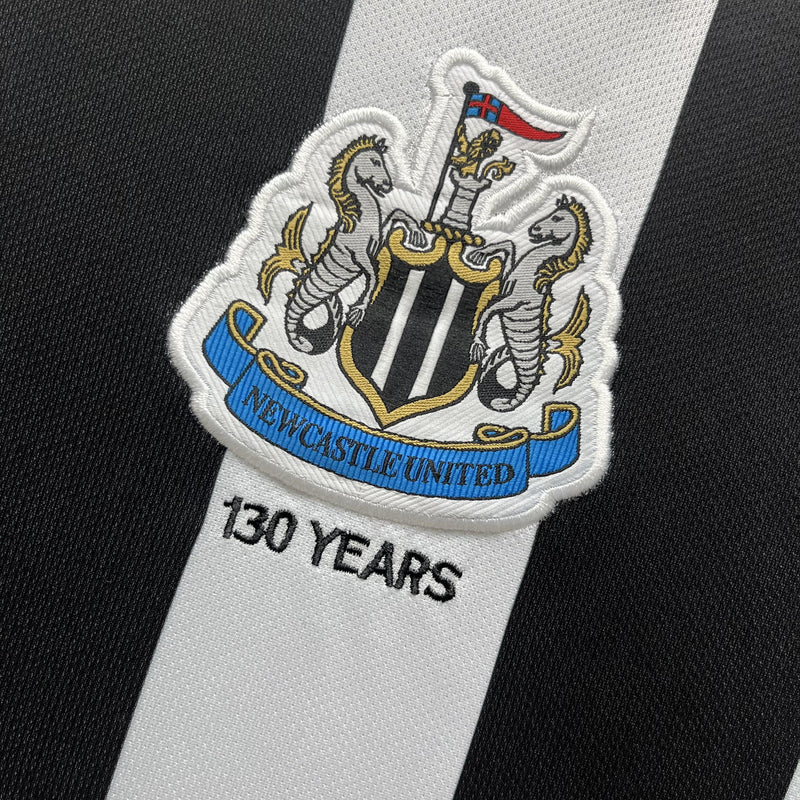 Camisa Edição Comemorativa 130 anos Newcastle | 23/24 Torcedor Castore - Preta e Branca