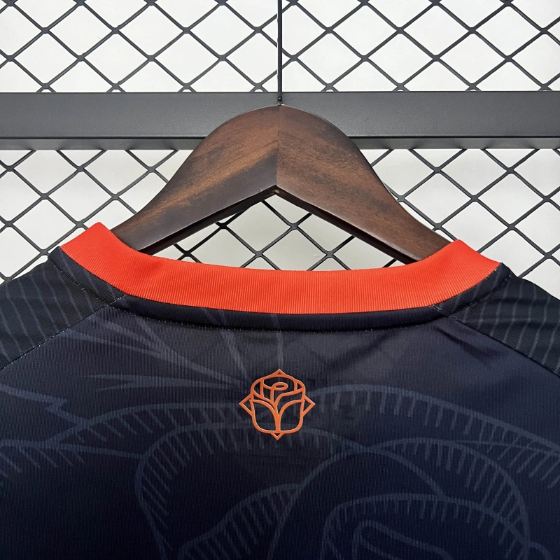 Camisa III SD Huesca | 24/25 Torcedor Soka - Preta e Laranja