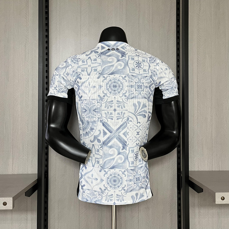 Camisa LV Joint Edition Portugal | 24/25 Modelo Jogador Nike - Branca e Azul