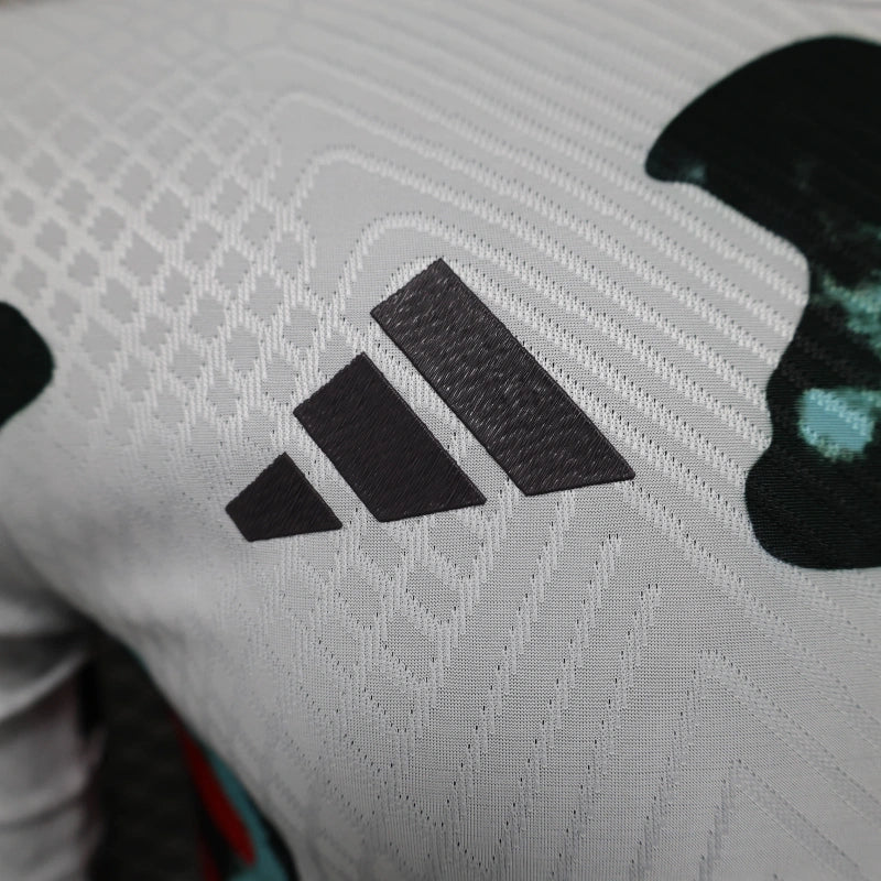 Camisa Pré Jogo Bayern de Munique | 25/26 Modelo Jogador Adidas - Branca Vermelha e Azul