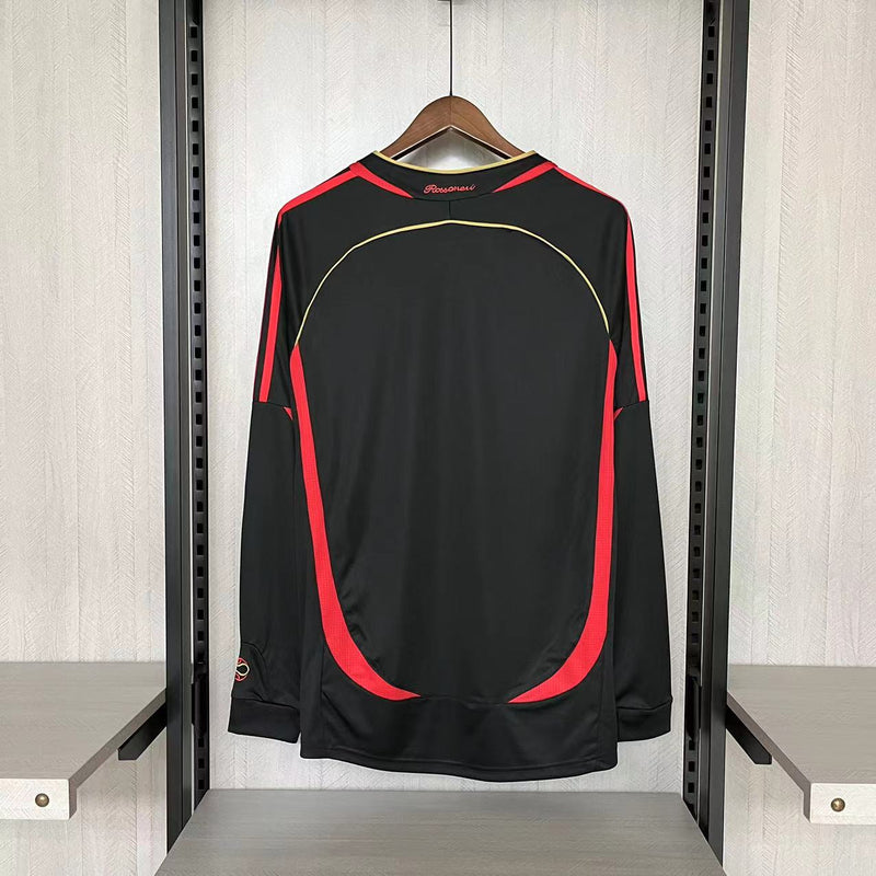 Camisa III Milan Retrô | 06/07 Torcedor Adidas - Preta e Vermelha - Manga Longa