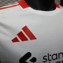 Camisa II Liverpool | 25/26 Modelo Jogador Adidas - Branca e Vermelha