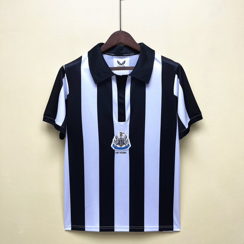 Camisa Edição Comemorativa 130 anos Newcastle | 23/24 Torcedor Castore - Preta e Branca
