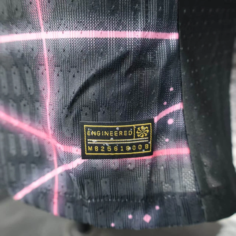 Camisa Pré Jogo PSG | 25/26 Modelo Jogador Nike - Preta e Rosa