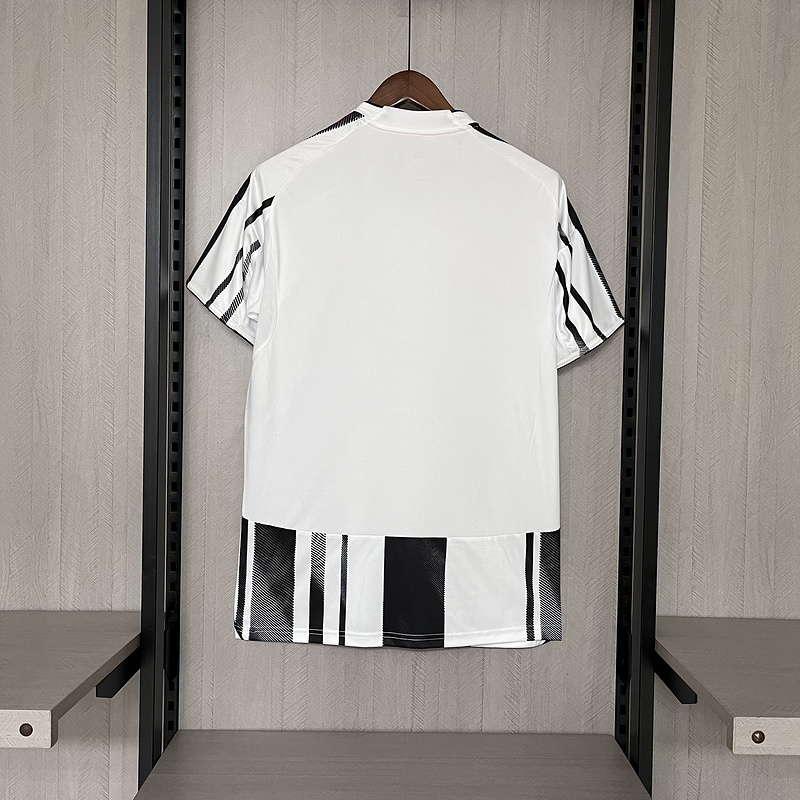 Camisa I Juventus | 25/26 Torcedor Adidas - Branca Preta e Rosa